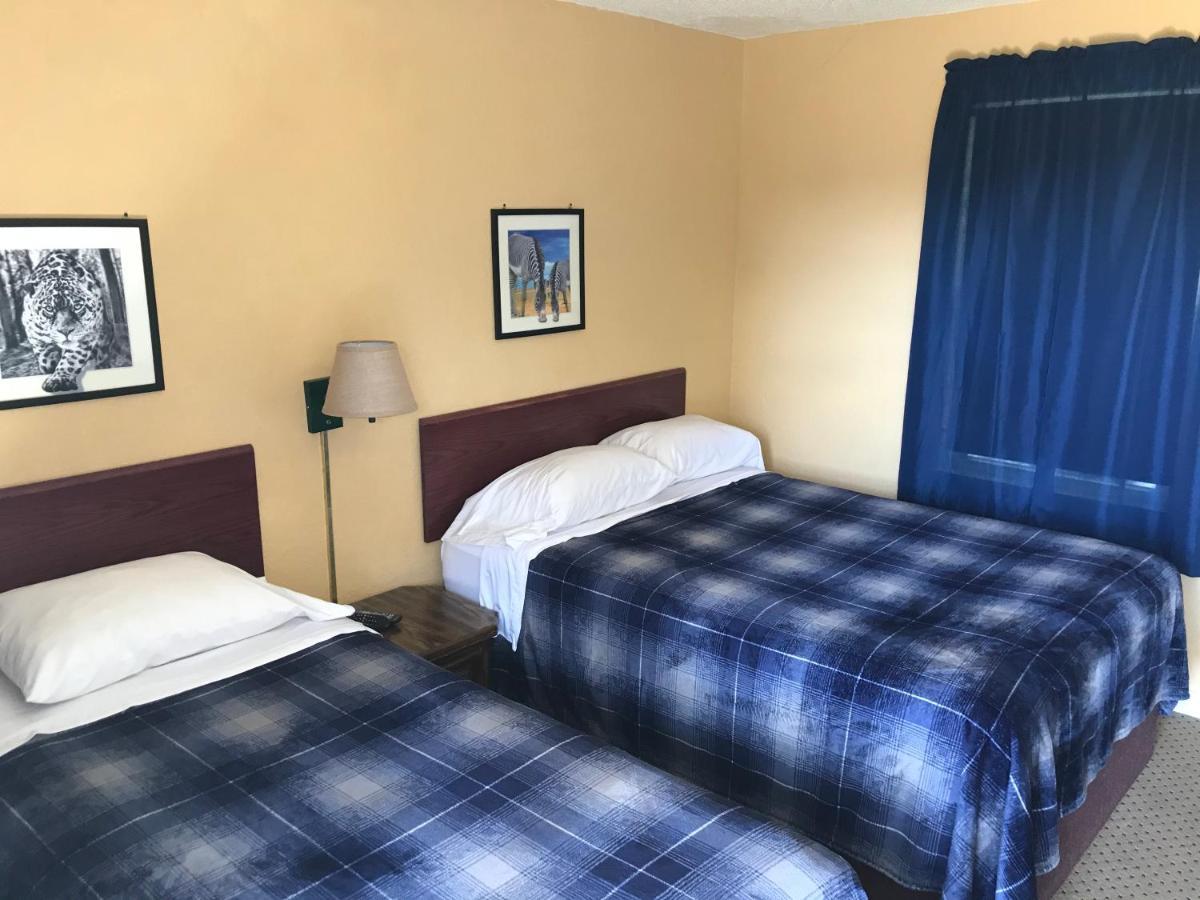 Highland Court Motel Фэрмонт Экстерьер фото