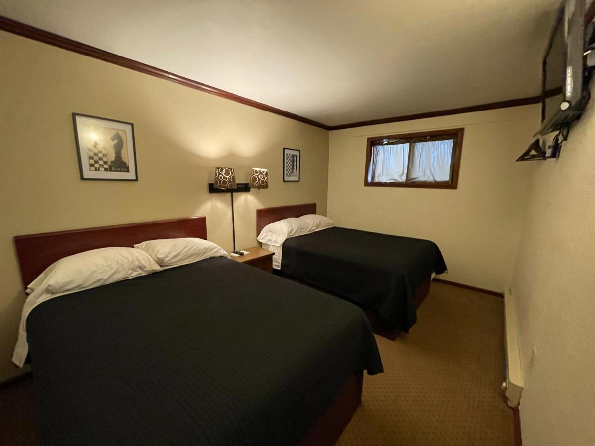 Highland Court Motel Фэрмонт Экстерьер фото
