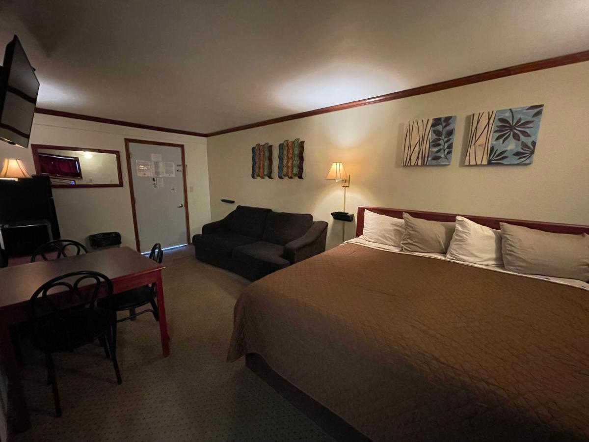 Highland Court Motel Фэрмонт Экстерьер фото