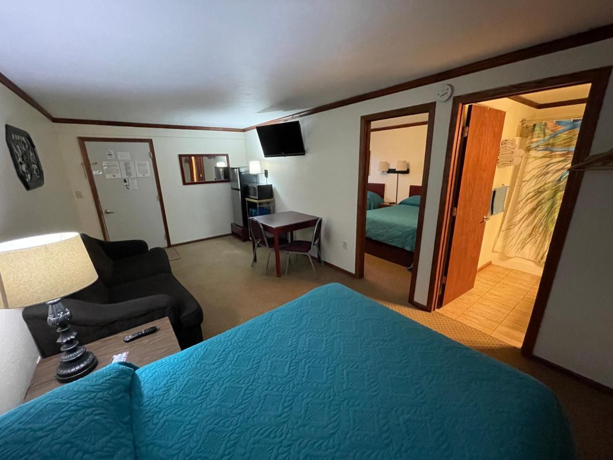 Highland Court Motel Фэрмонт Экстерьер фото