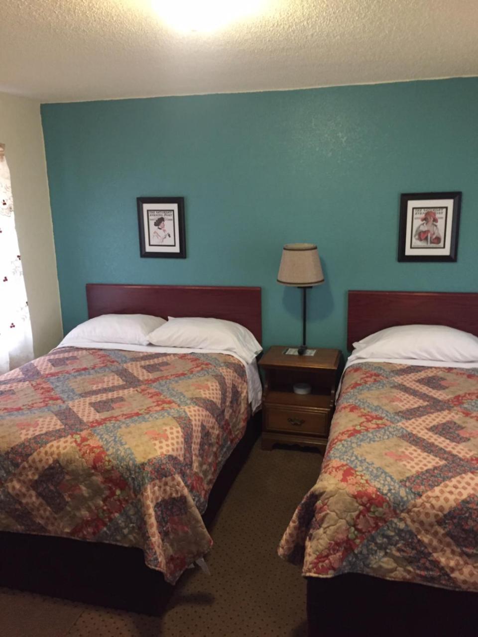 Highland Court Motel Фэрмонт Экстерьер фото