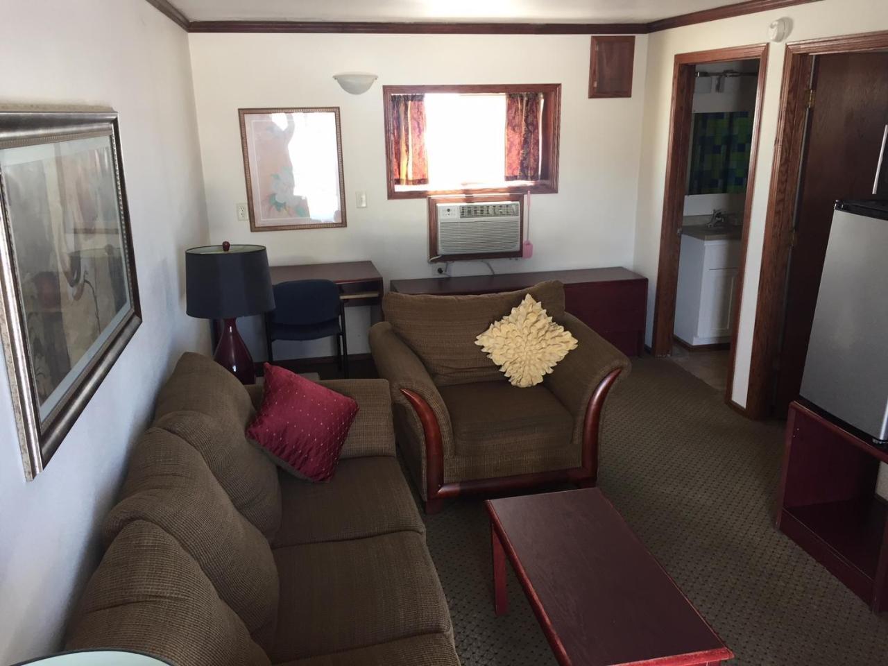 Highland Court Motel Фэрмонт Экстерьер фото